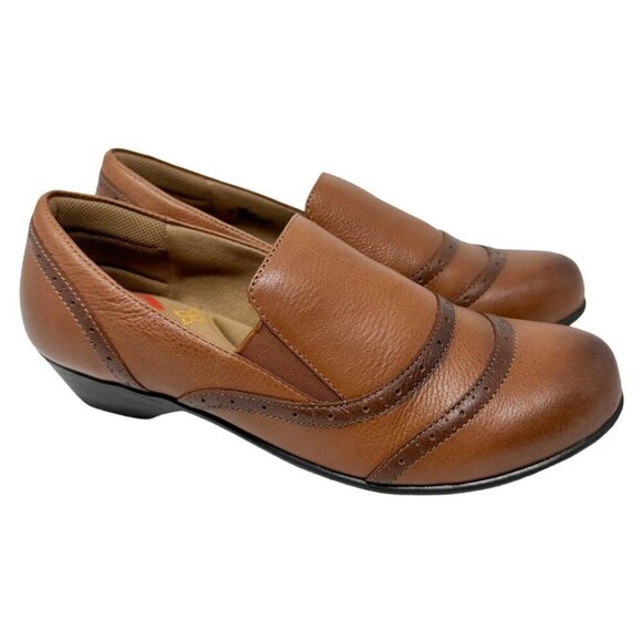 Comfortiva Women's Leather Slip On Tan/Brown Shoes Size 8 Loafers Pumps - Picture 1 of 13